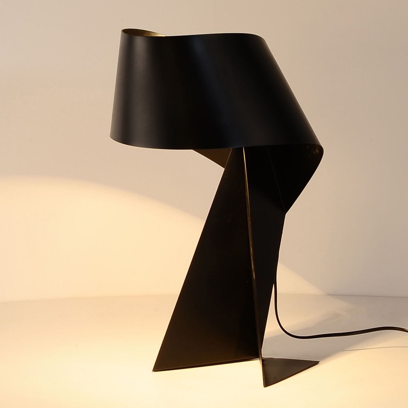modern minimalist fashion creative wrought iron table lamp study bedroom bedside lamp table lamp decorated lamp personality